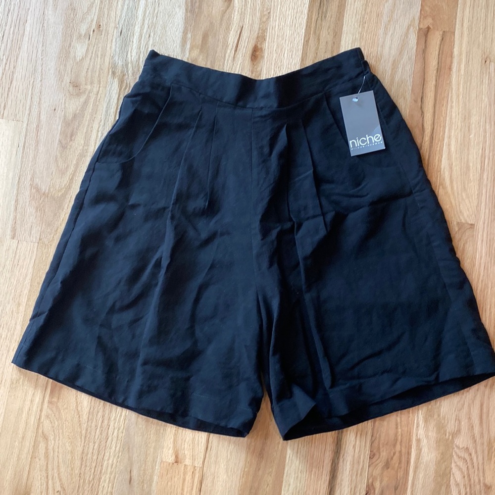 Niche pleated walking short, black sz S. NWT
